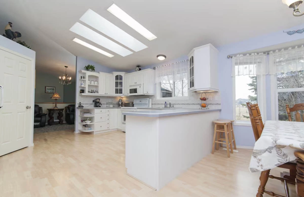 Balance beauty and function with smart kitchen remodeling choices in Austin. Whether you need open sightlines or quiet corners, we craft spaces that grow with your family.