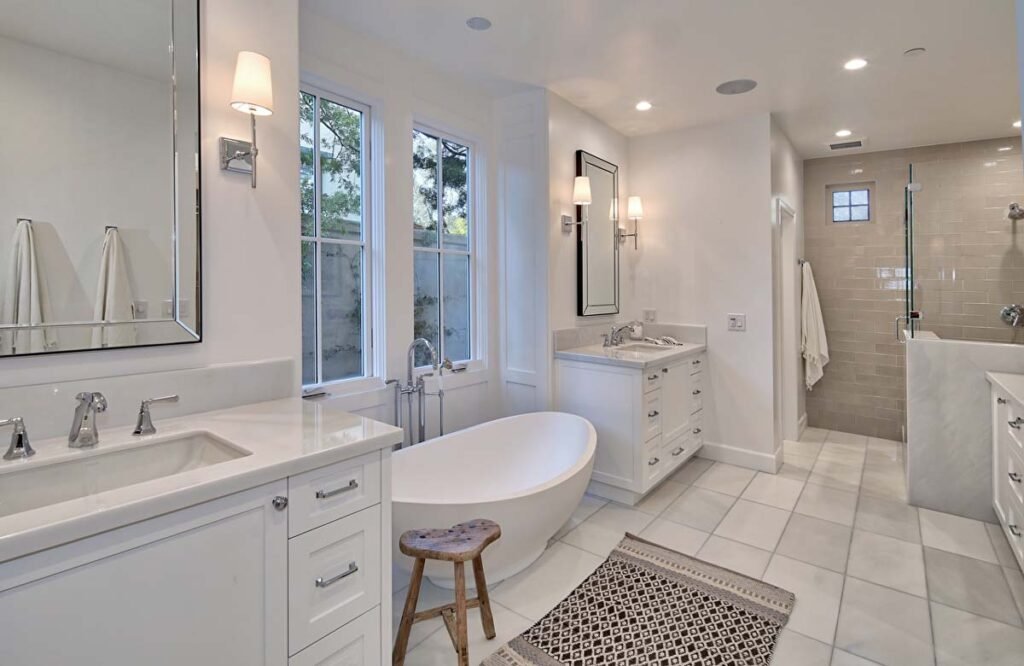 Austin Luxe Bathrooms delivers top-rated bathroom remodeling. From design to build, we bring your dream space to life. Book your free consultation now.