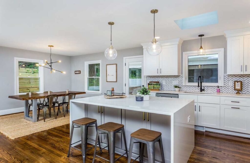 Professional remodeling services for split level kitchens in Austin, TX.