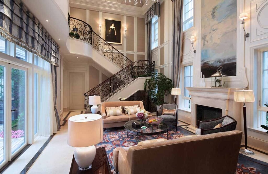 Discover 2025’s most popular luxury whole home remodeling styles in Austin.

