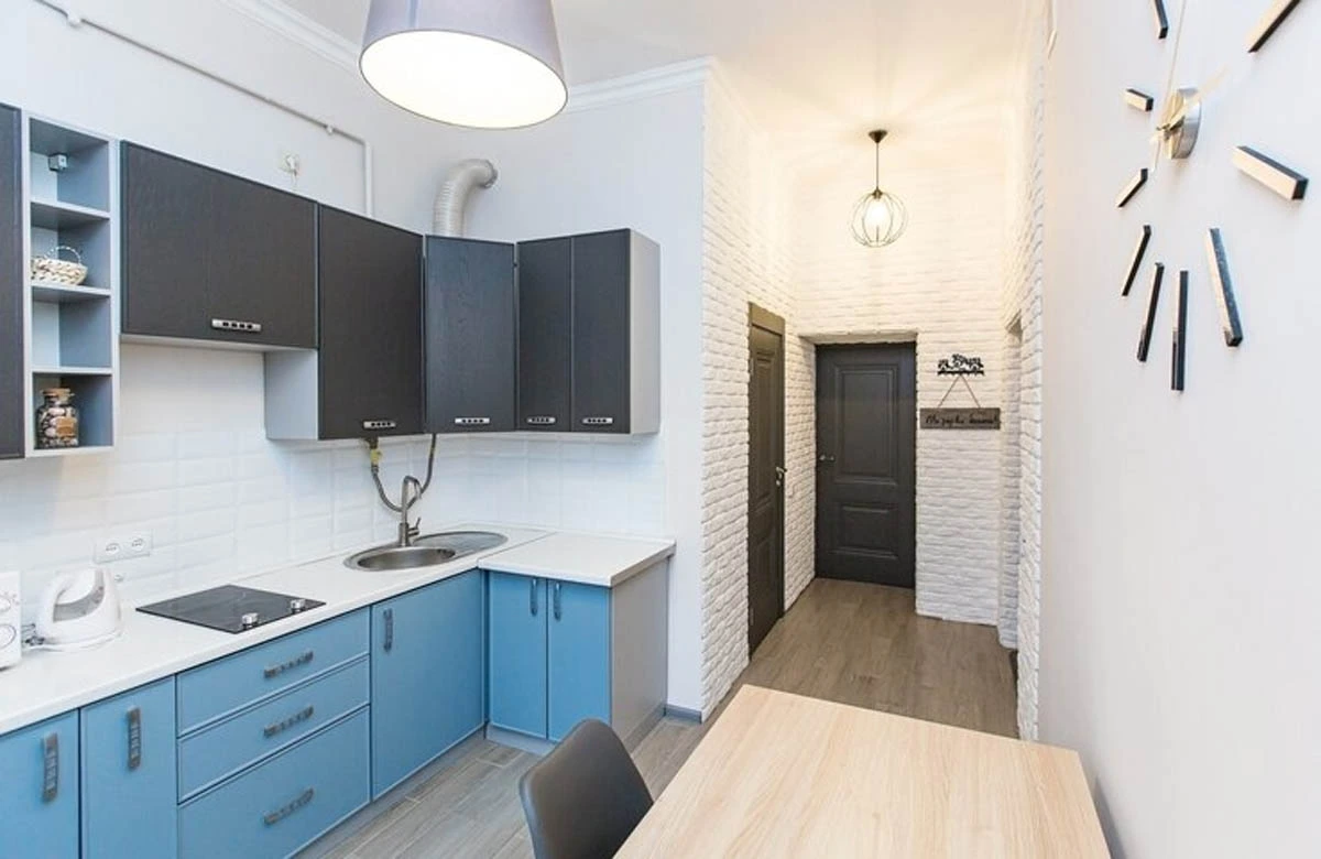 Discover how quick and budget-friendly updates, like changing cabinet hardware or installing a peel-and-stick backsplash, can revitalize your Austin mini kitchen remodel.