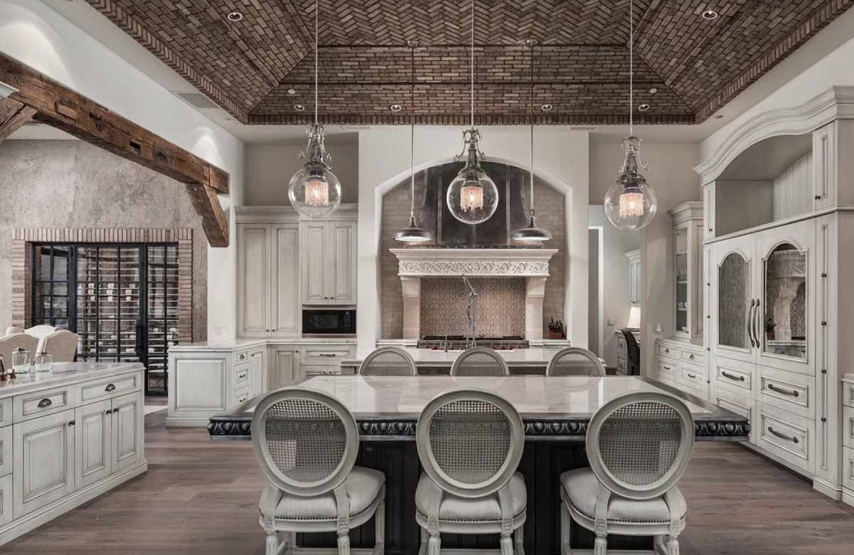 Premium luxury home remodeling in Austin with elegant design and craftsmanship.