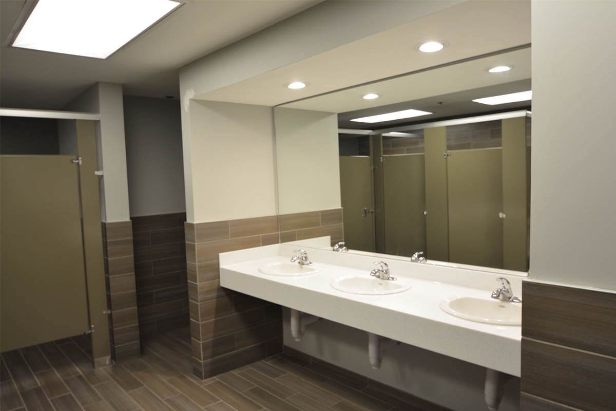 Expert Commercial Bathroom Remodeling & Renovation